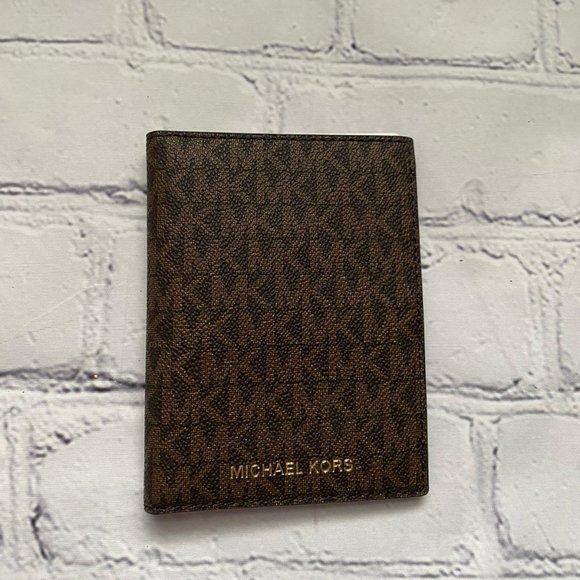 Michael Kors Bedford Travel Passport Wallet - Picture 1 of 3